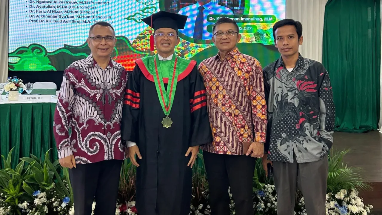 KH. Maman Imanulhaq Resmi Sandang Gelar Doktor: Tegaskan Rekonstruksi Budaya, Bukan Sinkretisme di Cirebon