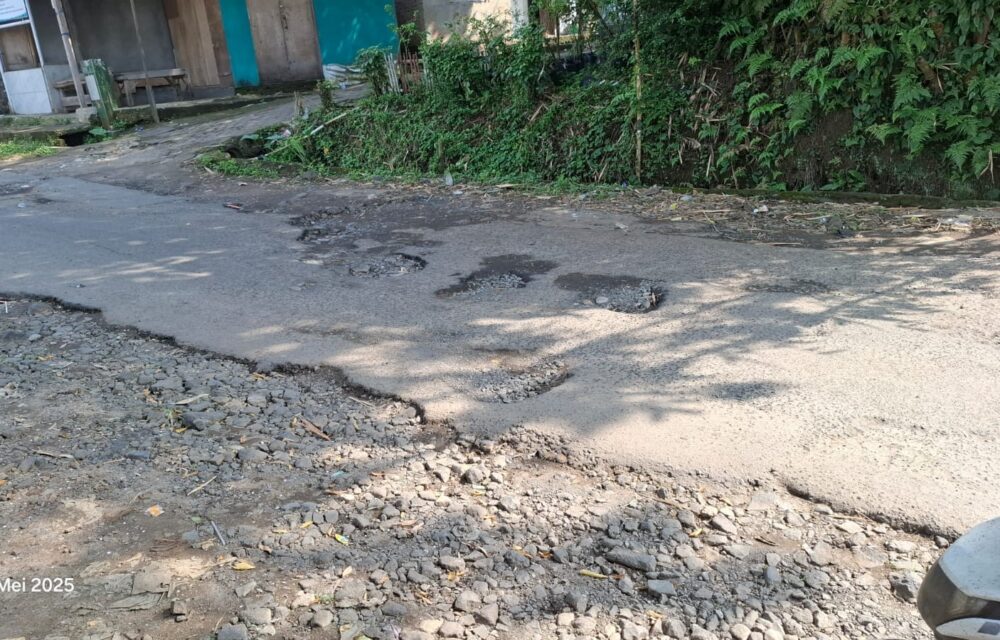 Kerap Terjadi Kecelakaan, Akses Jalan Nyoreang Cadasari Di Pandeglang Rusak Parah