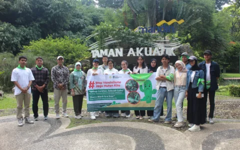 Mahasiswa IBI Kosgoro 1957 Gelar Kampanye Stop Vandalisme di Kebun Raya Bogor