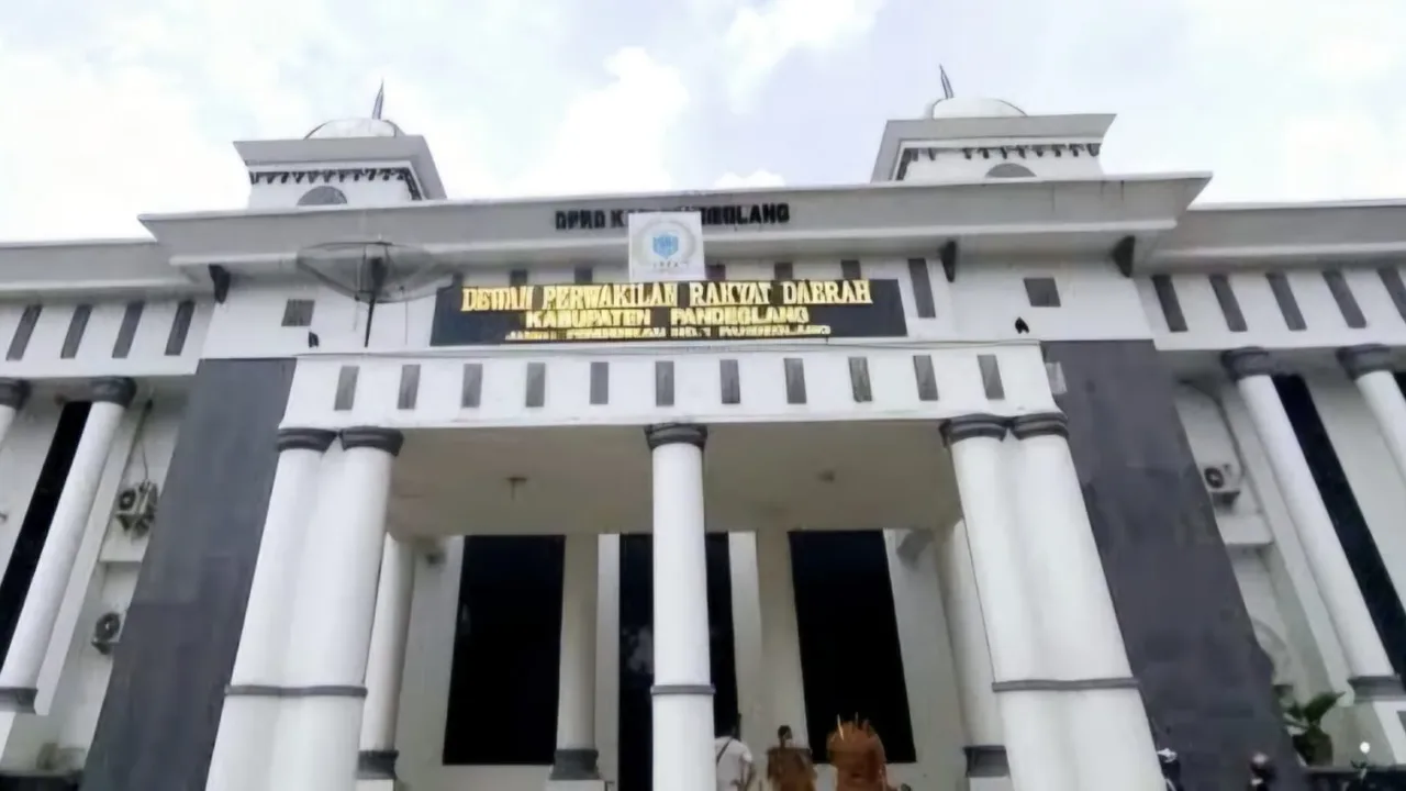 Di Tengah Krisis Anggaran, Ketua Gerak 08 Banten Kritik Kunker DPRD Pandeglang ke Bogor