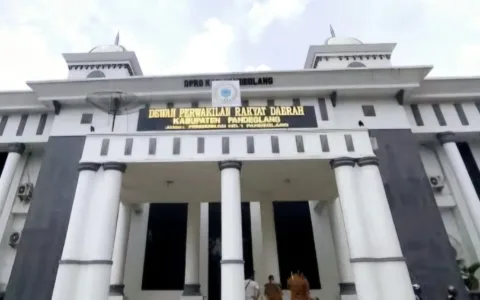 Di Tengah Krisis Anggaran, Ketua Gerak 08 Banten Kritik Kunker DPRD Pandeglang ke Bogor