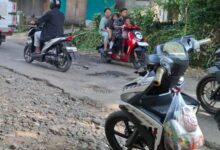 Rawan Kecelakaan, Jalan Berlubang Dekat Terminal Cadasari Pandeglang Jadi Wahana Uji Nyali