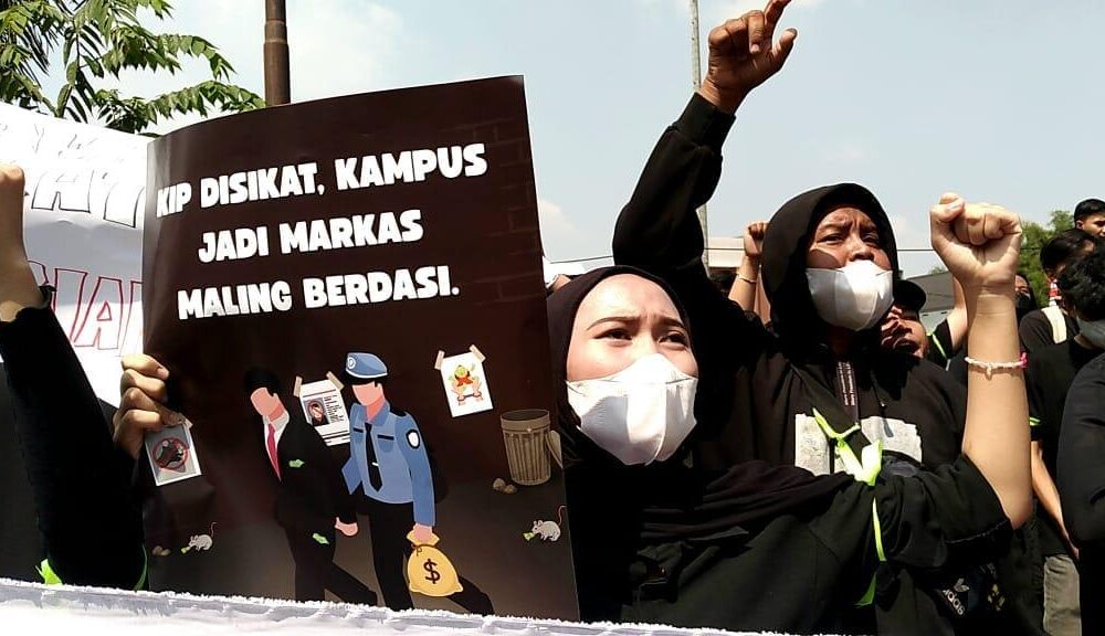 Segera Ganti Rektor, Mahasiswa Jakarta Global University Gruduk Kampus Soal Dugaan Pungli Kip