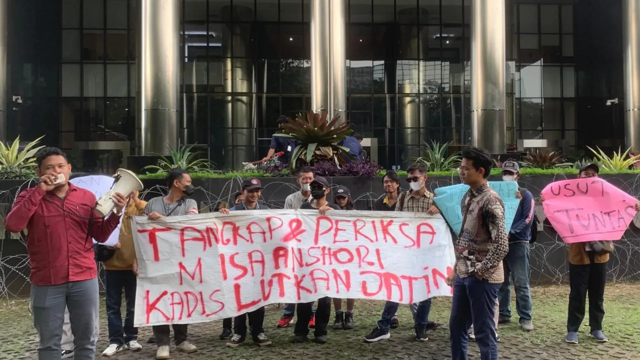 Kacau, Mahasiswa Duga Isa Anshori Cawe-cawe dalam Banyak Proyek di Dinas Kelautan Perikanan Jawa Timur