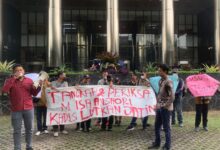 Kacau, Mahasiswa Duga Isa Anshori Cawe-Cawe Dalam Banyak Proyek Di Dinas Kelautan Perikanan Jawa Timur