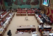 "Rapat Sepi Dukungan, Menteri Kebudayaan Ditinggal Komisi X di Tengah Jalan"