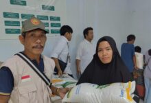 Bulog Salurkan Bantuan Pangan Beras Di Lebak