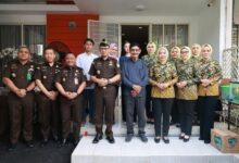 Anjangsana Ke Kediaman Mantan Kajati Banten Wujud Nyata Kepedulian Adhyaksa