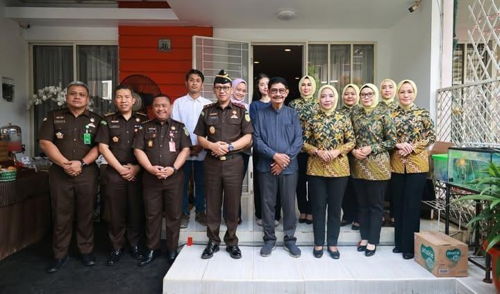 Anjangsana Ke Kediaman Mantan Kajati Banten Wujud Nyata Kepedulian Adhyaksa
