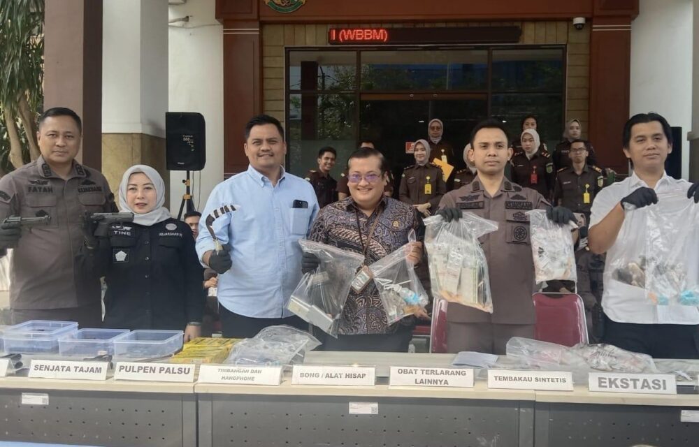 Jangan Beri Ampun, Kejari Jakpus Dan Kasat Narkoba Hancurkan 696 Butir Ekstasi