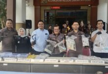 Jangan Beri Ampun, Kejari Jakpus Dan Kasat Narkoba Hancurkan 696 Butir Ekstasi