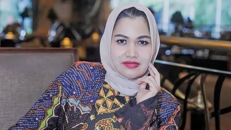 Artis Cantik Camelia Petir Apresiasi Menteri Sosial Gus Ipul Atas Realisasi Cepat Sekolah Rakyat