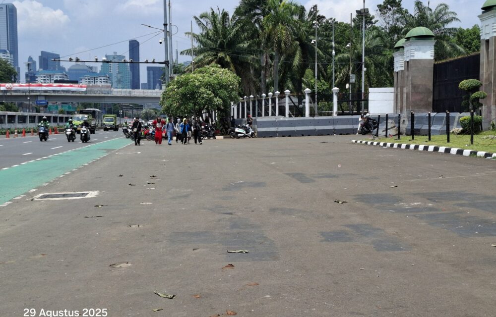 Situasi Terkini Di Depan Dpr Ri, Terlihat Sepi 