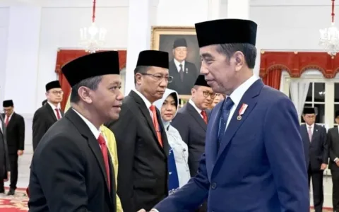 Isu Munaslub Golkar Mencuat, Bahlil Dinilai Terlalu Dekat dengan Jokowi