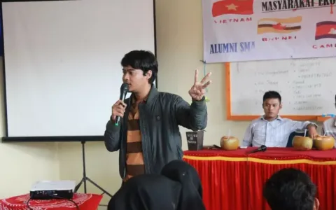 Aktivis Mahasiswa Soroti Kunjungan Mendagri ke Banten, Nilai Hanya Pencitraan