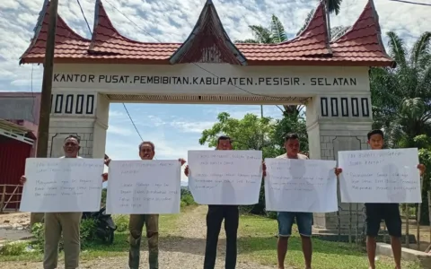 Warga Linggo Sari Baganti Desak Bupati Pesisir Selatan Realisasikan Sarana Olahraga