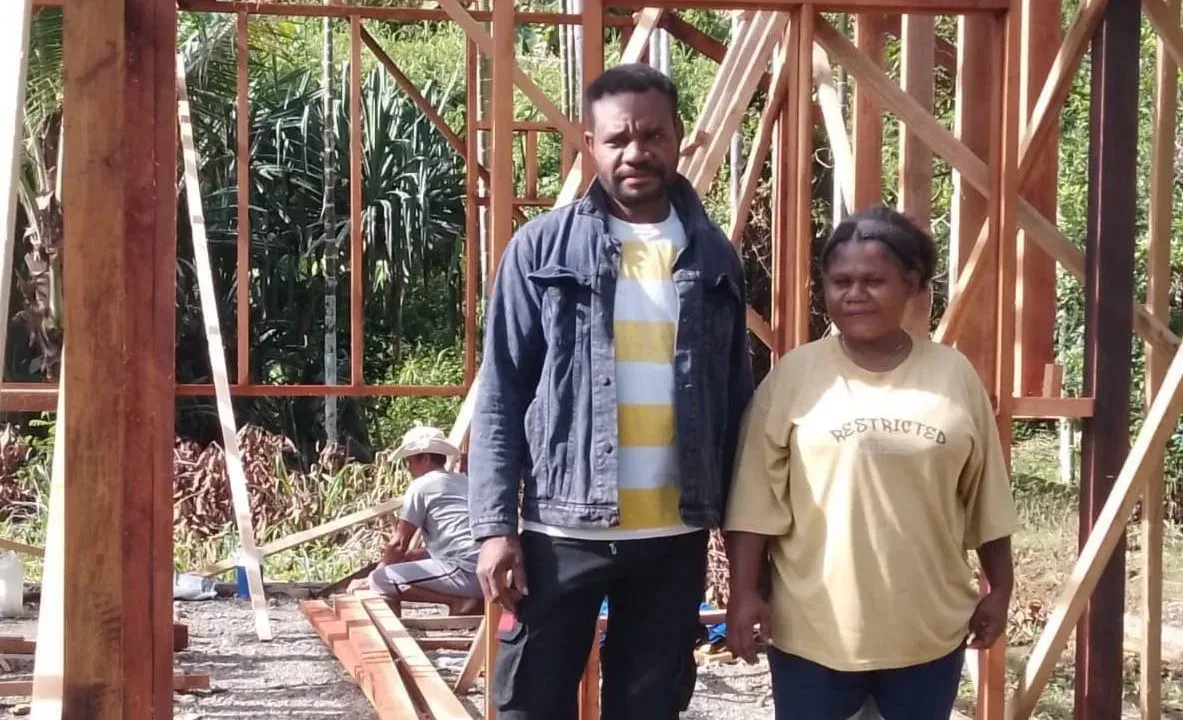 Kado HUT RI ke-80, Buruh Harian Lepas Desa Nifasi Dapat Rumah