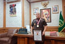 Kajari Kota Bandung Irfan Wibowo Raih Rekor Muri Lewat Pembagian Kia Terbanyak, Pidum Humanis Dan Pidsus Tajam