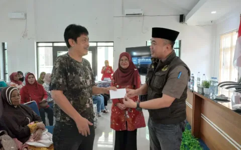 Sosialisasi Wakaf dan Penyaluran Manfaat Program Qardhul Hasan