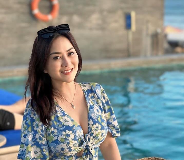 Tante Ernie Bocorkan Nama Pejabat Dan Artis Yang Dm
