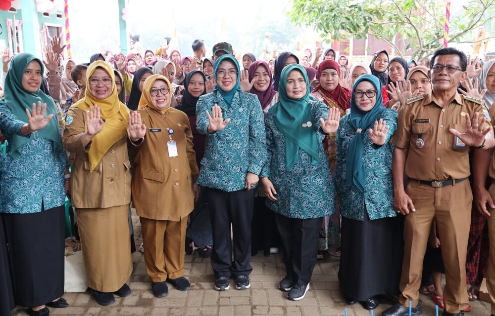 Ketua Tp Pkk Banten Salurkan Bantuan Nutrisi Stunting Di Pandeglang