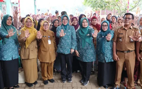Ketua TP PKK Banten Salurkan Bantuan Nutrisi Stunting di Pandeglang