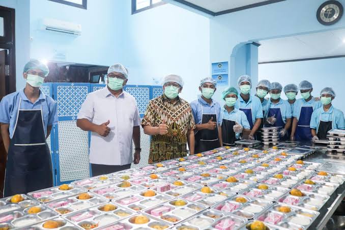 Banyak Keracunan, Dpr Usulkan Dapur Ada Di Sekolah