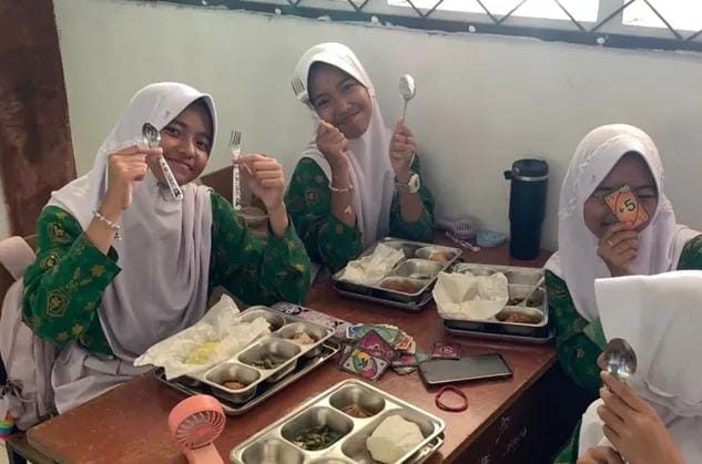 Dapur Sekolah Bisa Membentuk Karakter Anak Mandiri Dan Budaya Antri