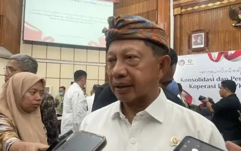 Aktivis Lingkungan Banten Minta Presiden Jokowi Copot Mendagri Tito, Sebut Gagal Awasi Daerah