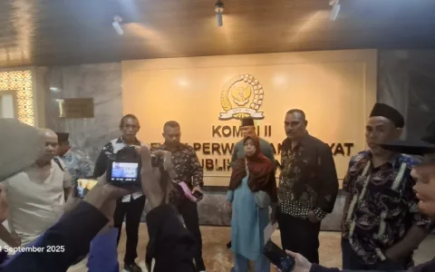Korban Mafia Tanah Curhat di Hadapan Wakil Komisi II DPR RI Ketua Dede Yusuf