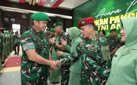 65 Perwira Tinggi TNI Angkatan Darat Naik Pangkat