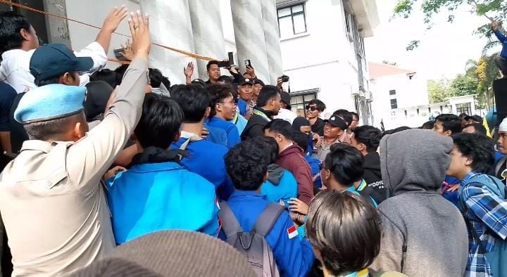 Pengamat Lingkungan Desak Bupati–Wakil Bupati Pandeglang Mundur, Soroti Pembatalan Kerja Sama Sampah Dengan Tangsel