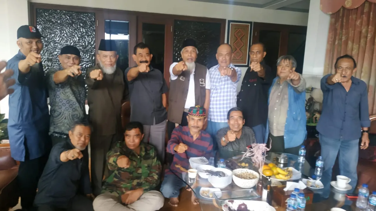 Pengamat Militer Surahman Tunggu Ketegasan Presiden Copot Menteri Titipan Jokowi