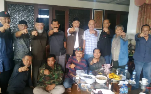 Pengamat Militer Surahman Tunggu Ketegasan Presiden Copot Menteri Titipan Jokowi