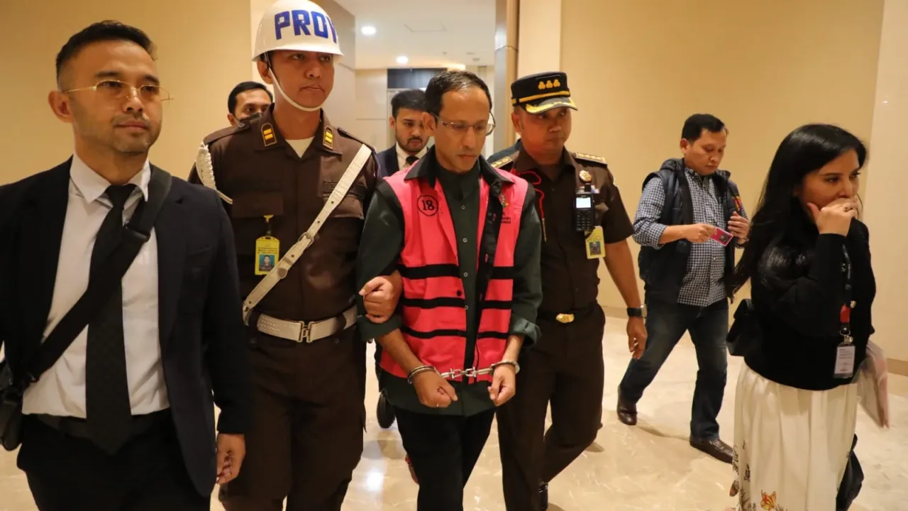 Nadiem Makarim Ditahan, Terkait Tersangka Korupsi Pengadaan Laptop Chromebook
