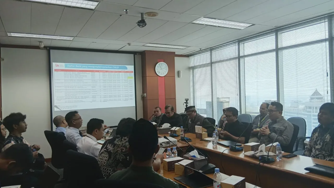 Tus Wahid Direktur Lembaga Wakaf Doa Bangsa Hadiri Rapat OJK