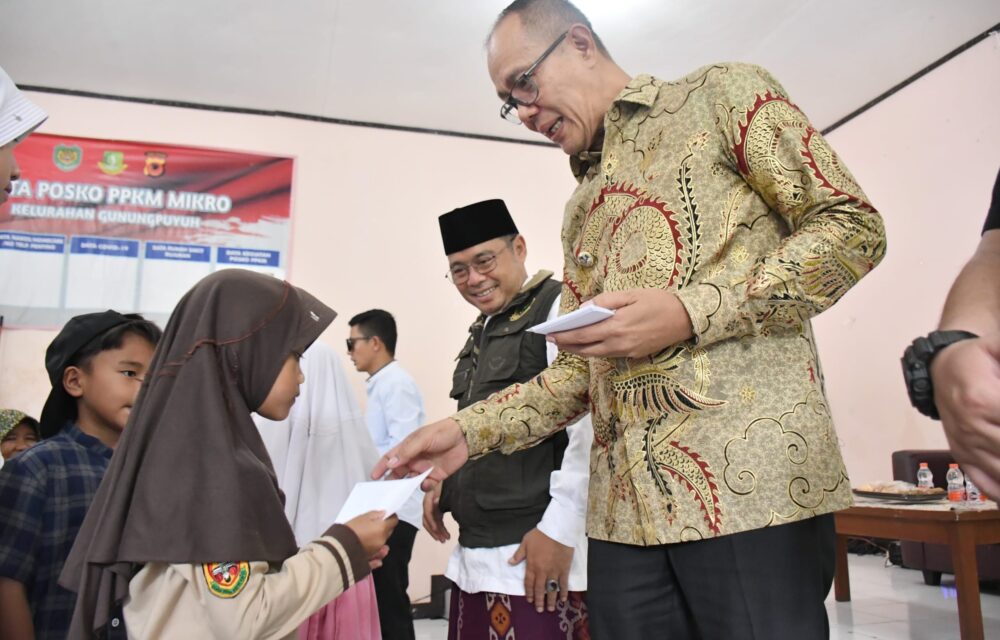 Sosialisasi Dan Penyaluran Manfaat Wakaf, Penyerahan Sertifikat Halal, Serta Santunan Anak Yatim