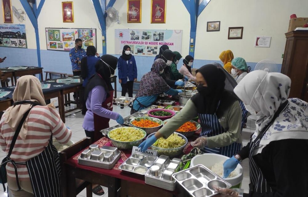 Koramil Gondokusuman Dan Polresta Jogjakarta Apresiasi Uji Coba Dapur Sekolah Di Sdn Ngupasan