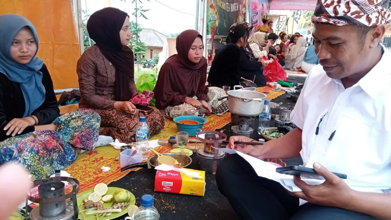 Bangun Ekonomi Kreatif, Kasepuhan Cisungsang Gelar Pelatihan di Komunitas Adat