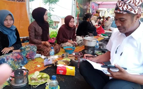 Bangun Ekonomi Kreatif, Kasepuhan Cisungsang Gelar Pelatihan di Komunitas Adat