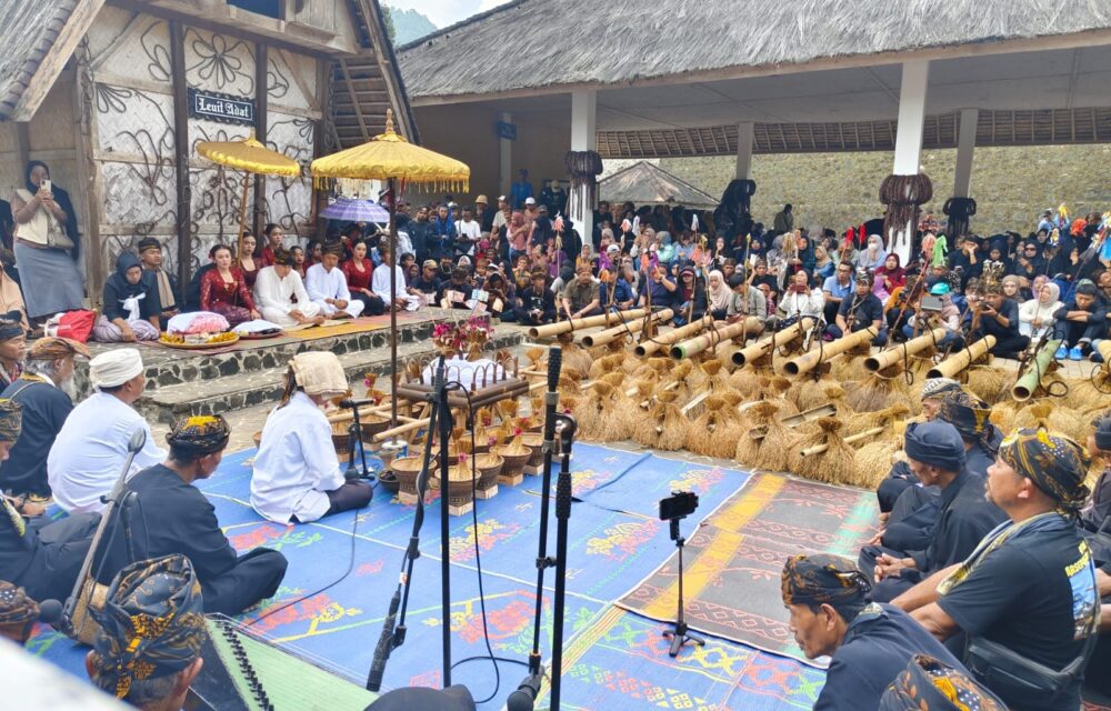 Lestarikan Kearifan Lokal, Gubernur Banten Hadir Dalam Acara Ritual Kasepuhan Cisungsang