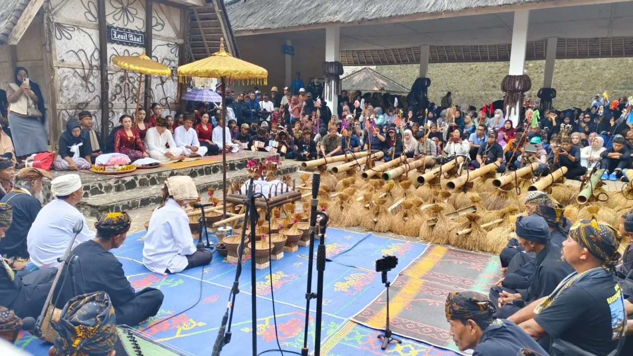 Lestarikan Kearifan Lokal, Gubernur Banten Hadir dalam Acara Ritual Kasepuhan Cisungsang