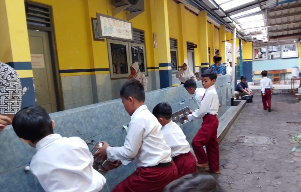 Orang Tua Siswa Siap Bergiliran Masak Untuk Dapur Sekolah Mbg