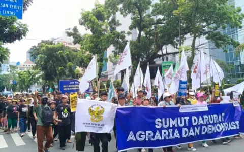 Ribuan Petani Geruduk Kantor Gubernur Sumut, Gubernur dan Wakil Gubernur Tak Temui Massa