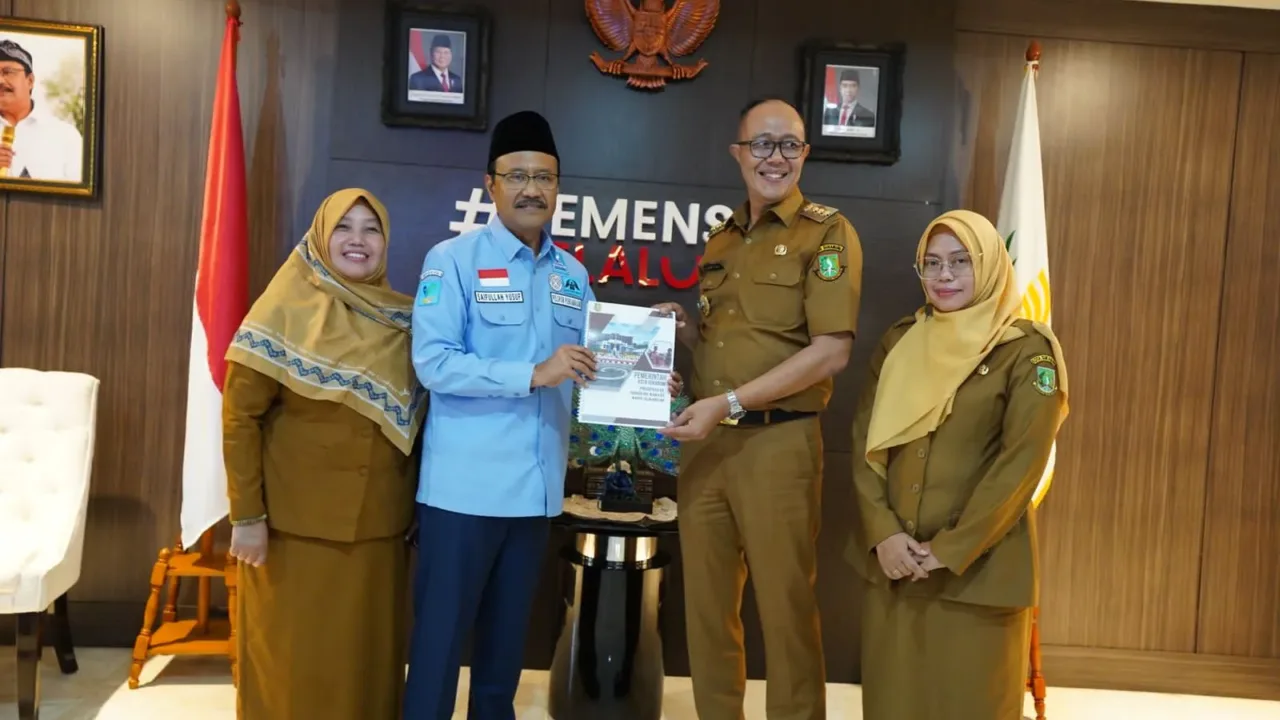 Bersama Menteri Sosial, Walkot Sukabumi Bahas Kolaborasi Pengentasan Kemiskinan dan Sekolah Rakyat