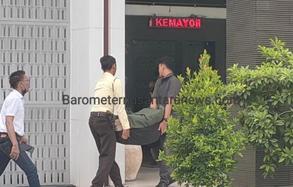 Kejari Tanjung Perak Terima Bb Uang Perkara Pt Pelindo Regional 3 Surabaya