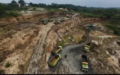 Galian C Rusak Kota Lebak, Ratusan Warga Maja Ketuk Pintu Istana Presiden