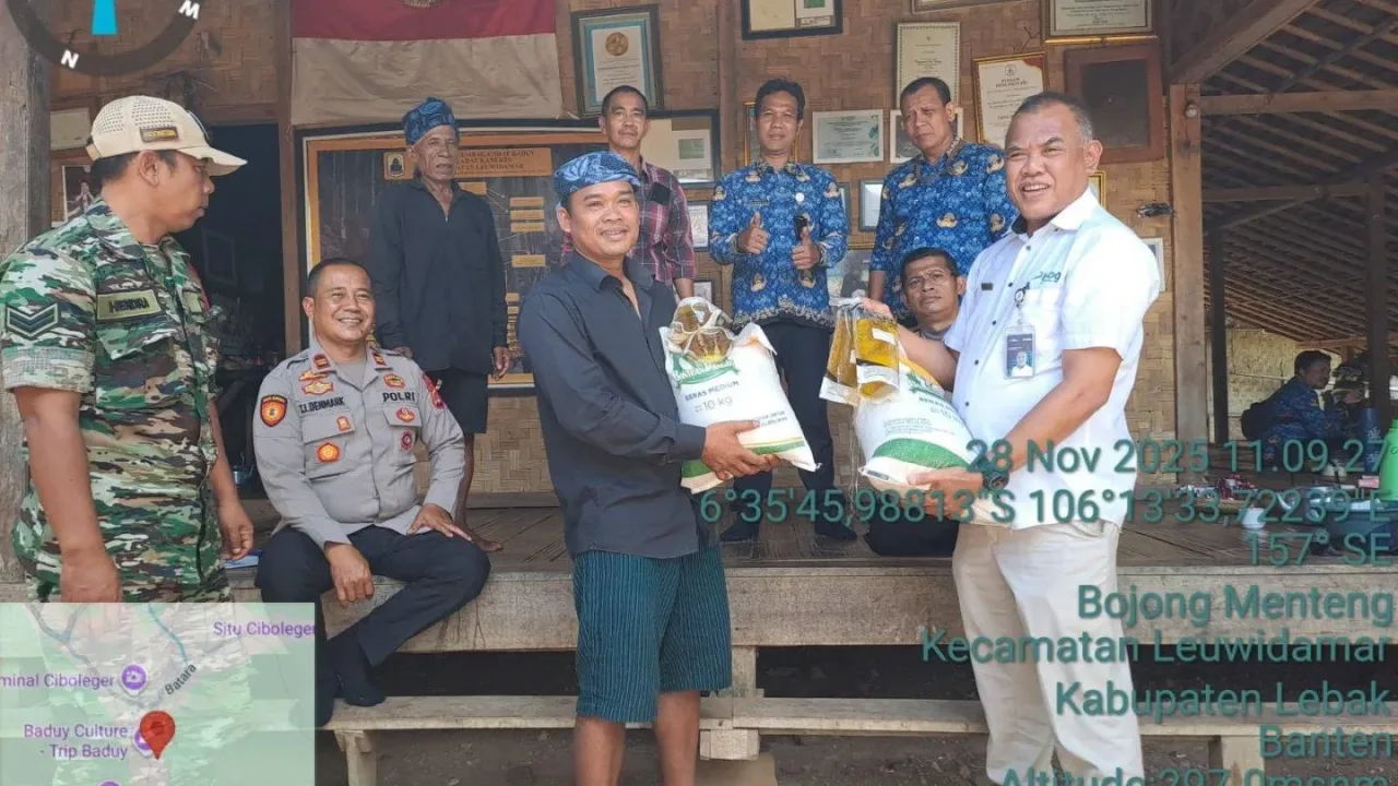 Bulog Lebak dan Pandeglang Salurkan Beras 20 Kilogram dan Minyak Goreng