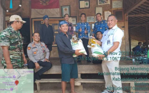 Bulog Lebak dan Pandeglang Salurkan Beras 20 Kilogram dan Minyak Goreng