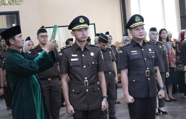 Arie Prasetyo Jabat Kasi Pemulihan Aset Dan Alex Akbar Dilantik Jadi Kasi Intelijen Kejari Bandung